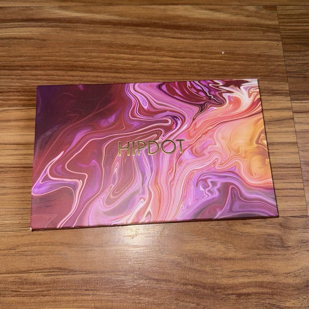 HIPDOT Zion Multicolor Pressed Powder Eyeshadow Palette Matte/Metallic Vegan